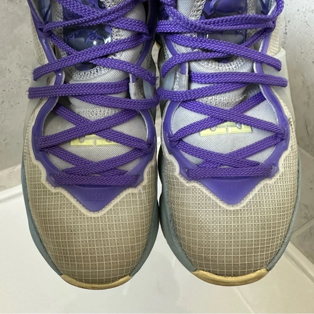 Nike Lebron 19 Boys Sneakers Size 3.5